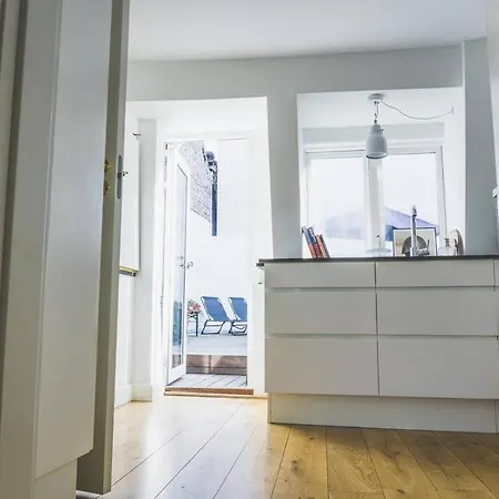 Stunning Flat With Private Rooftop In *