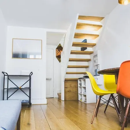Apartment Stunning Flat With Private Rooftop In